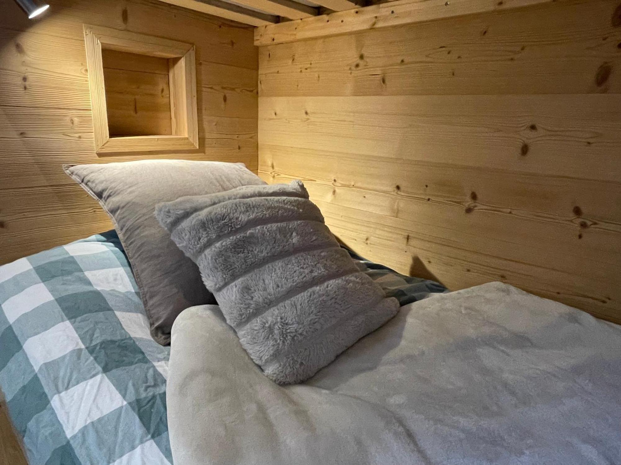 Central Morzine, Spacious 2 Bedroom Family Apartment エクステリア 写真